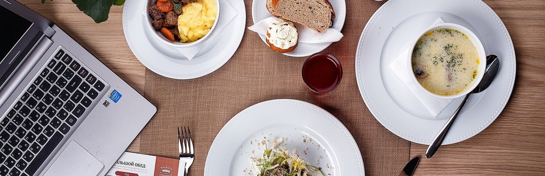 Eating at Your Desk is Terrible 