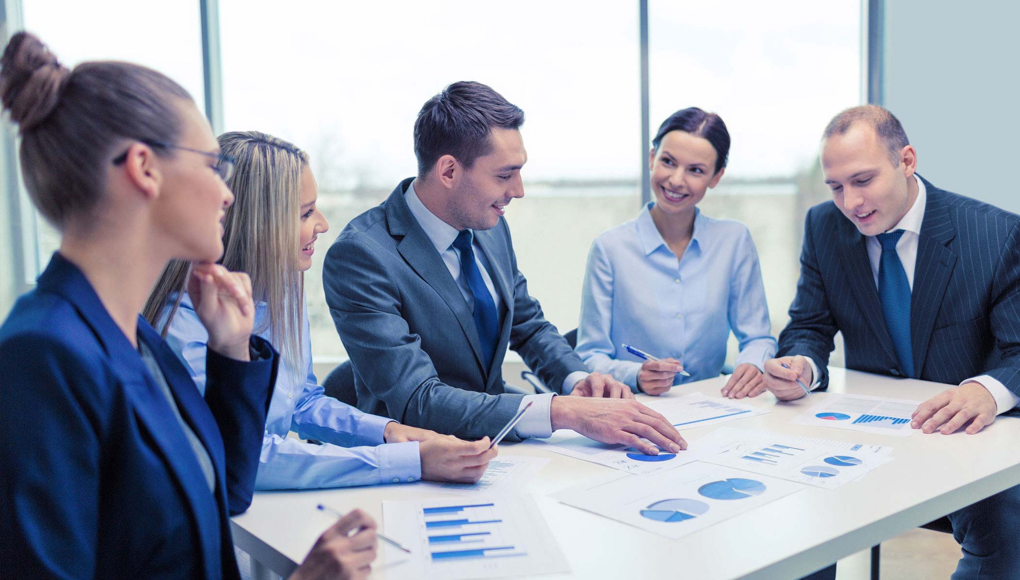 IT Business Management team discussing about ServiceNow Strategic Portfolio Management