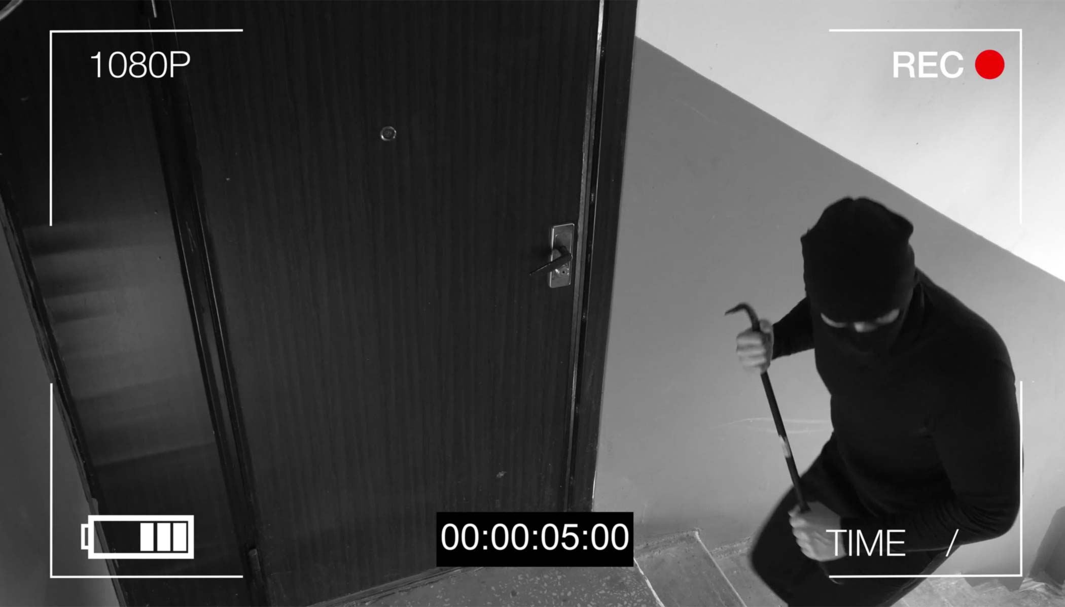 Hacker entry into business area caught on security camera